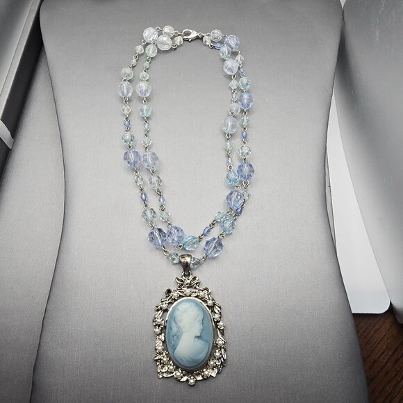 Victorian Revival Blue Cameo Pendant Beaded Necklace 28" Faux Pearls Convertible - Picture 15 of 15
